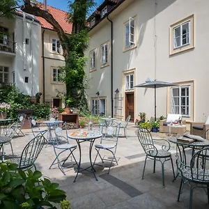 casa-marcello.praguehotelsweb.com/